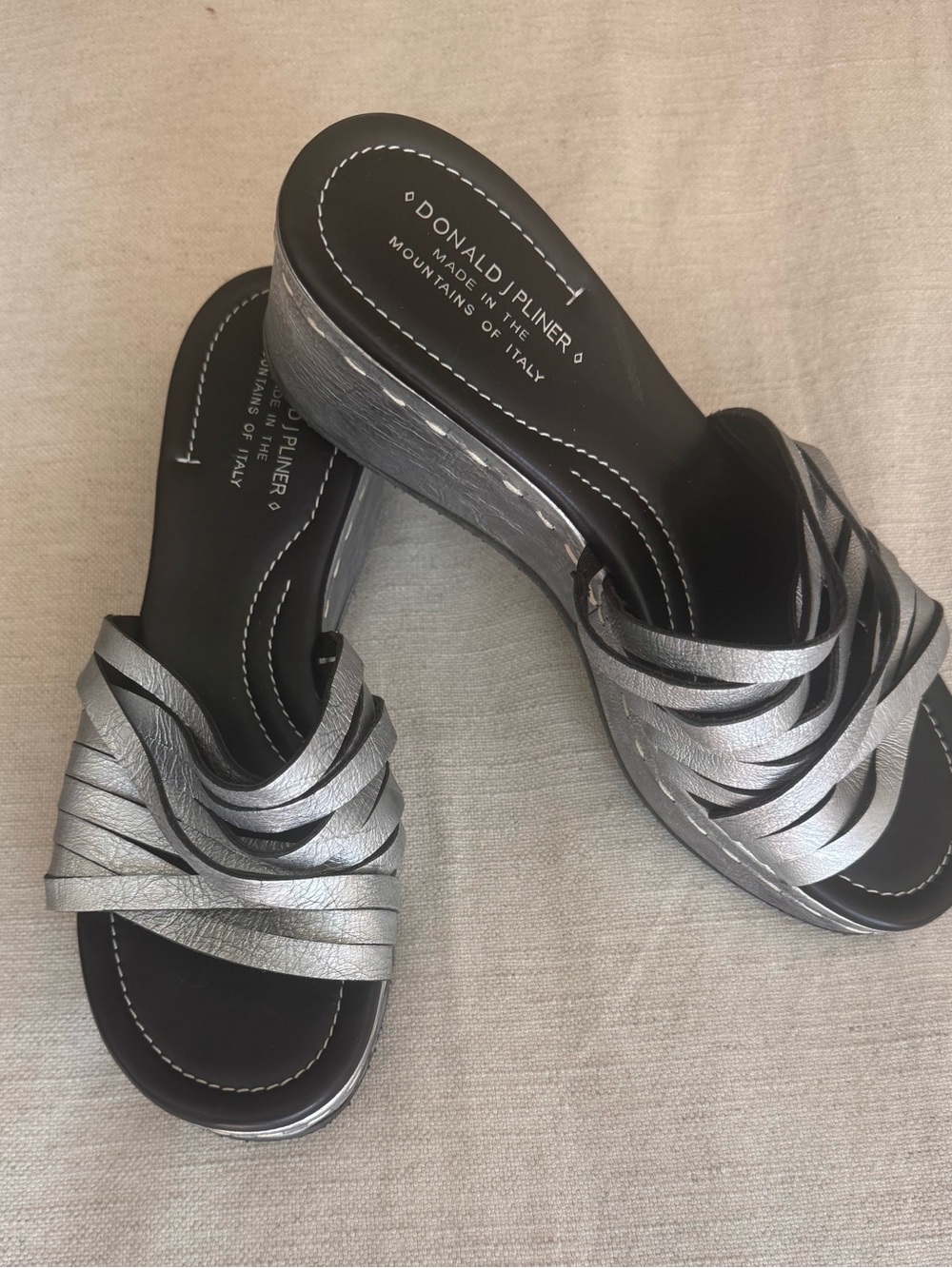 Donald J Pliner Siena Silver/Pewter Metallic Leather Platform Slide Sandals 9 - Picture 3 of 11